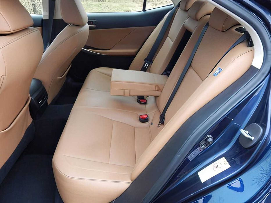 Lexus IS 300      2017