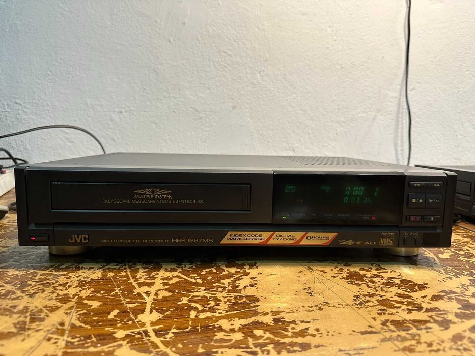 Magnetowid JVC HR-D667 MS
