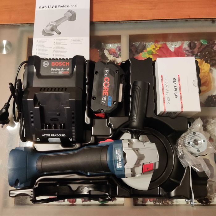 Zestaw Bosch GWS 18V-8+wkład do walizki + 1 Aku 8.0Ah+ład GAL 18V-160
