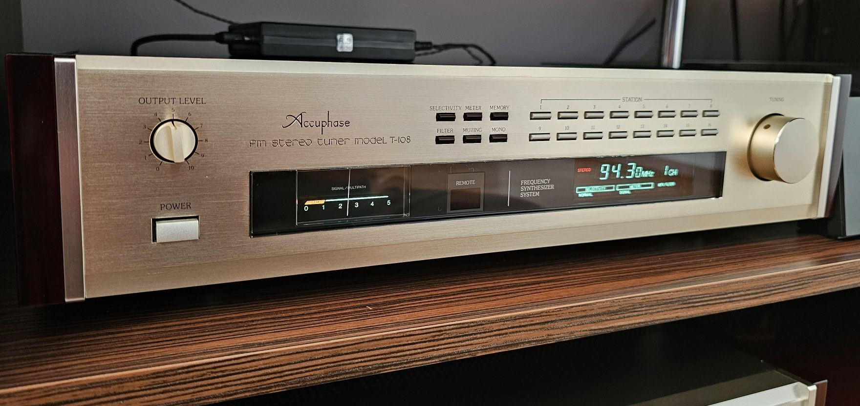 Accuphase tuner T-108 Vintage piękny pedantyczny stan po Serwisie