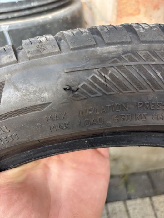 Продам резину зимову 225/45/17