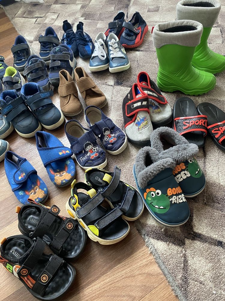 Кроссовки, ботинки, тапочки, сандали, резиновые сапоги на мальчика