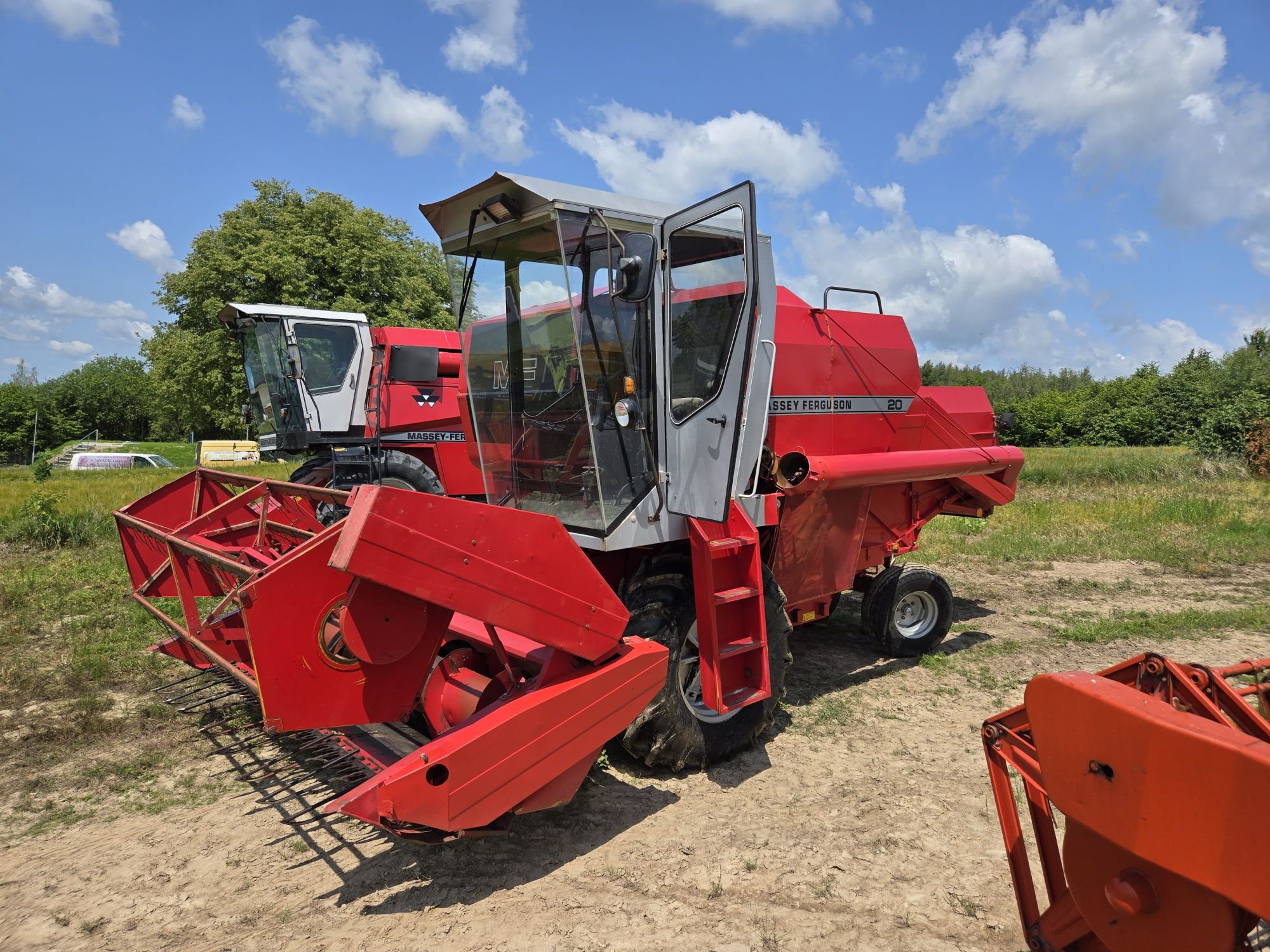 Kombajn  zbożowy Massey Ferguson 20 / 16 / Sampo 680 / Dominator 48
