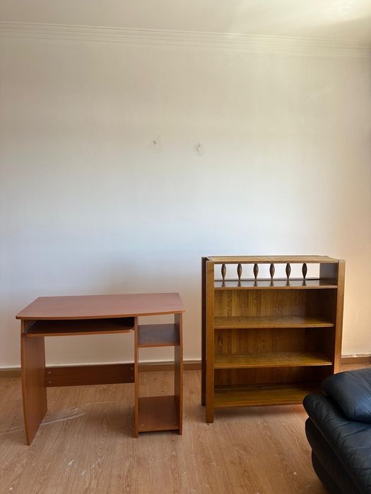 Secretária + Móvel de madeira maciça