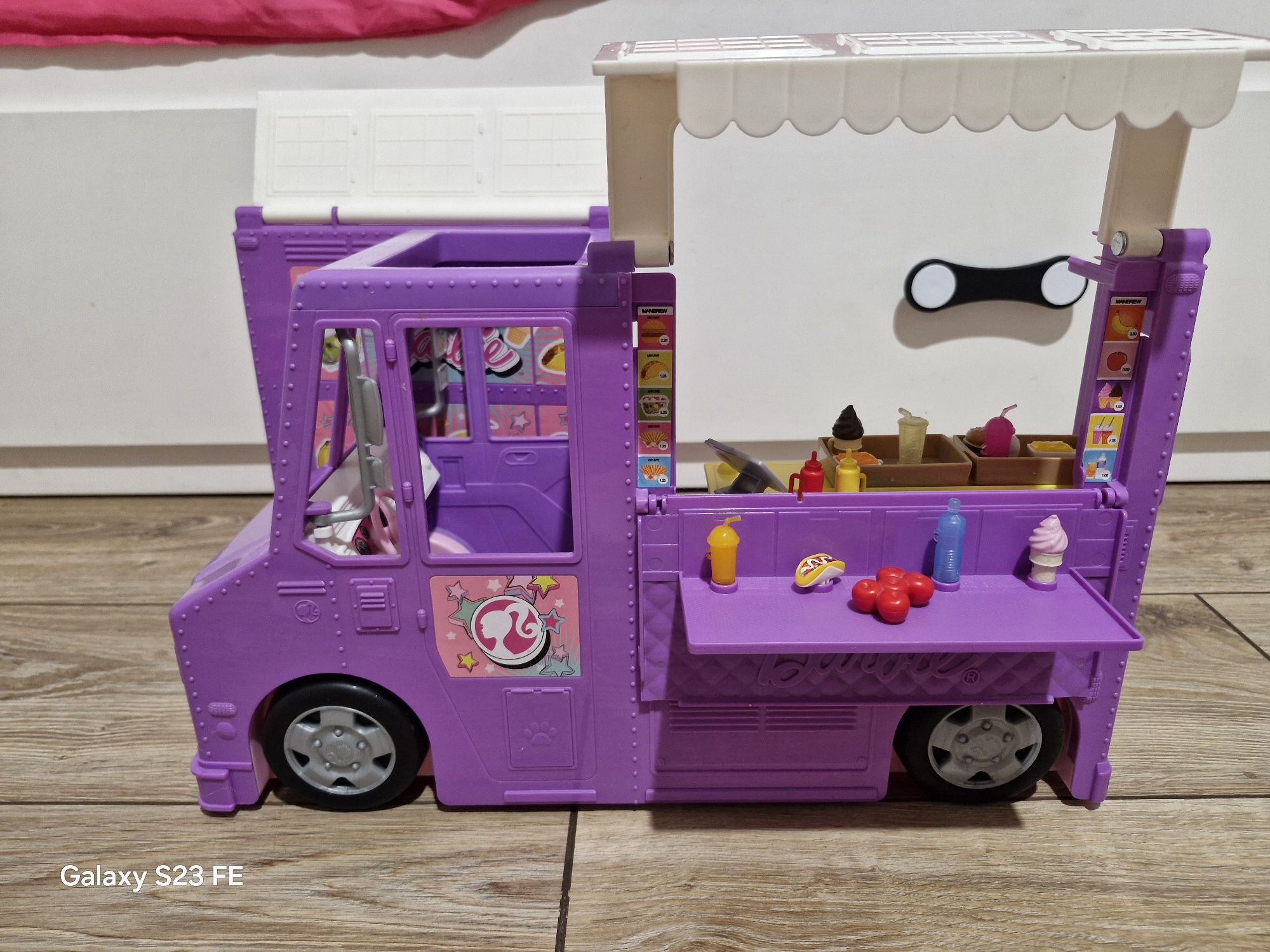 Food truck Barbie