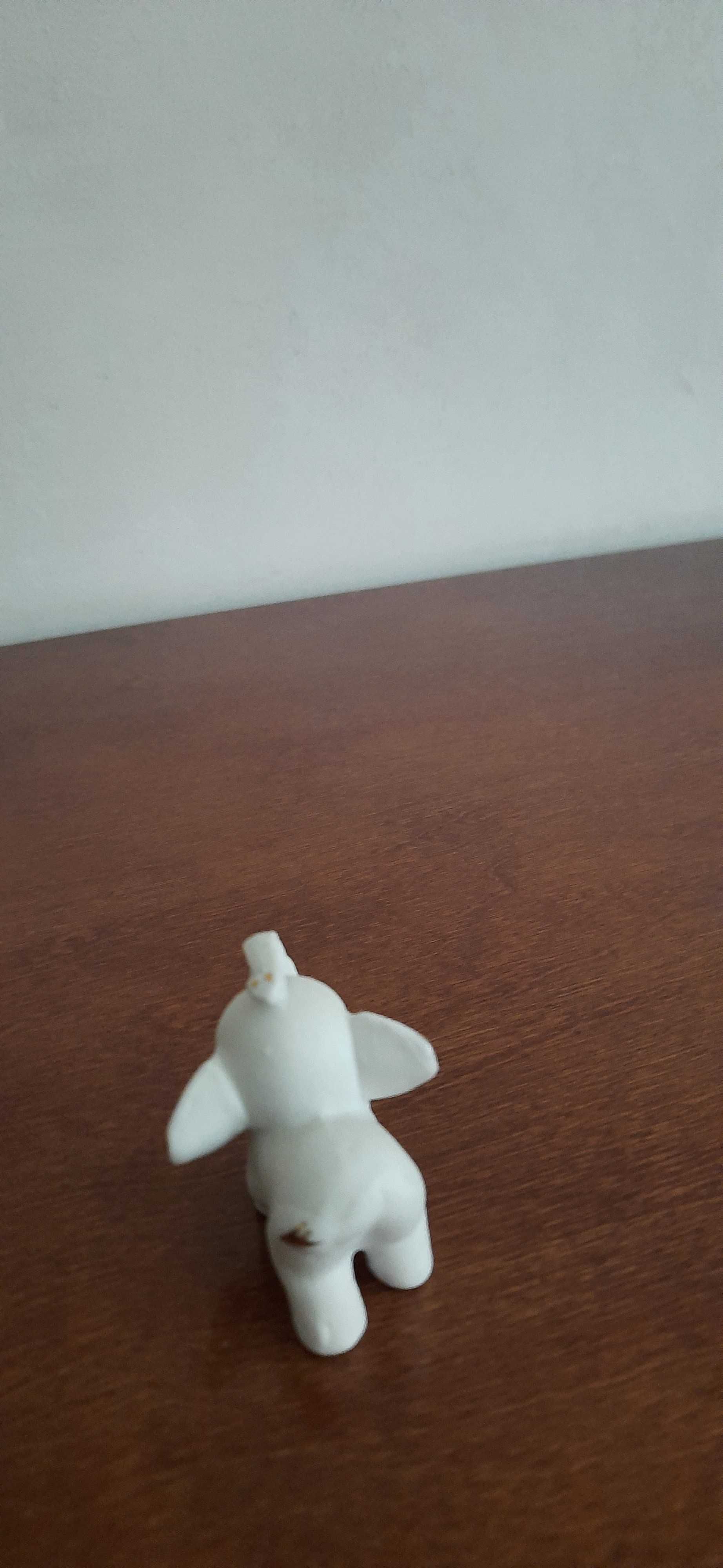 Ceramika: mały biały słonik na szczęście