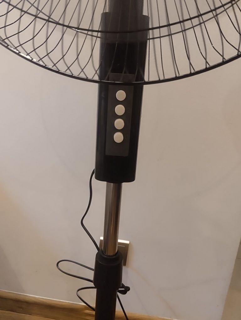 Wiatrak stojący 127cm 50w