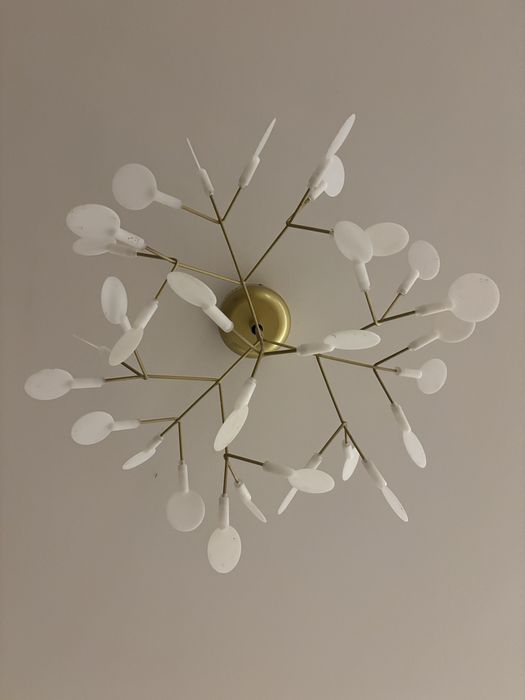 Lampa sufitowa biala