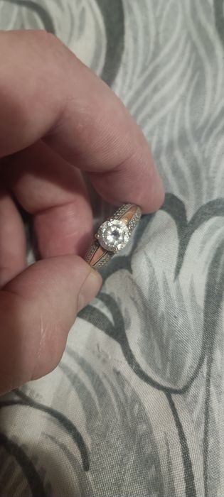 Продам 2 каблучки