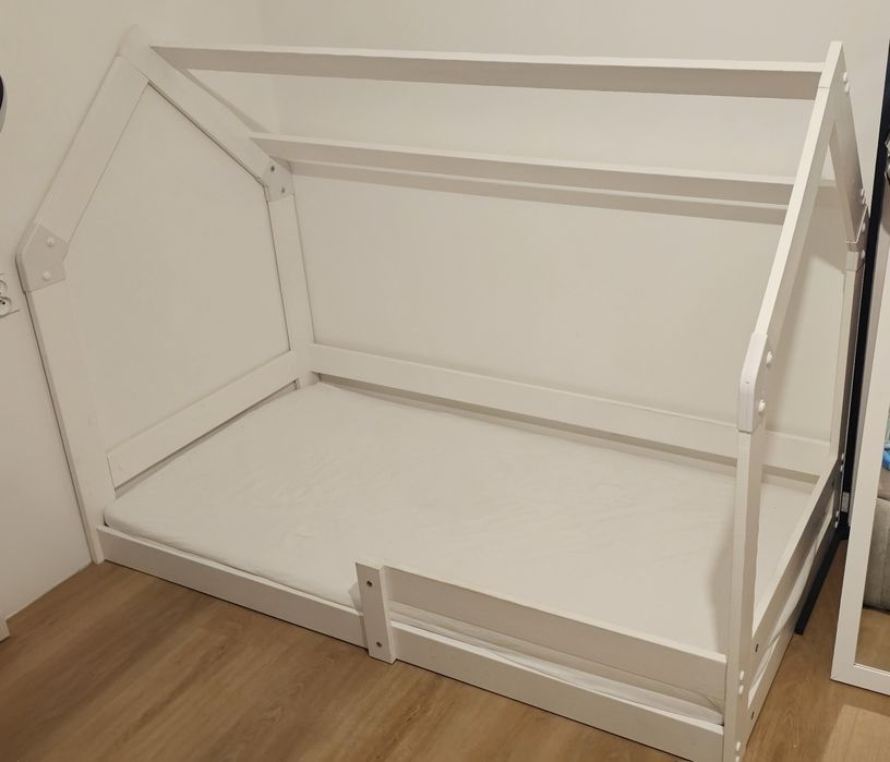 Łóżko/łóżeczko dziecięce domek