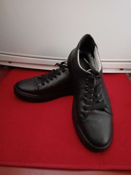 Кросівки уні-секс чорні шкіряні на платформі р.40