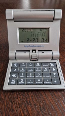 Zegarek kalendarz kalkulator składany