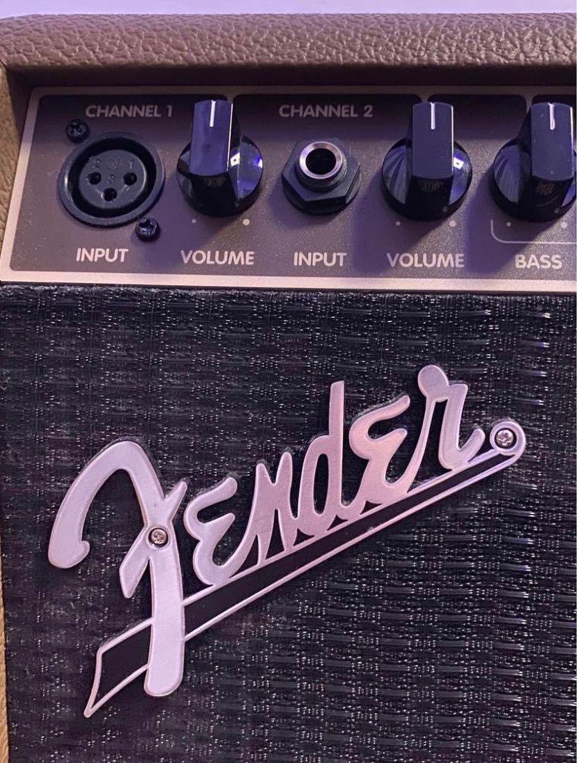 Fender Acoustasonic 15