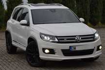 Volkswagen Tiguan R-Line4x4Aut+F1/Panor/Skó/Navi/Kame/Alu20/Klima/Temp/Parkasist/Xen+Led