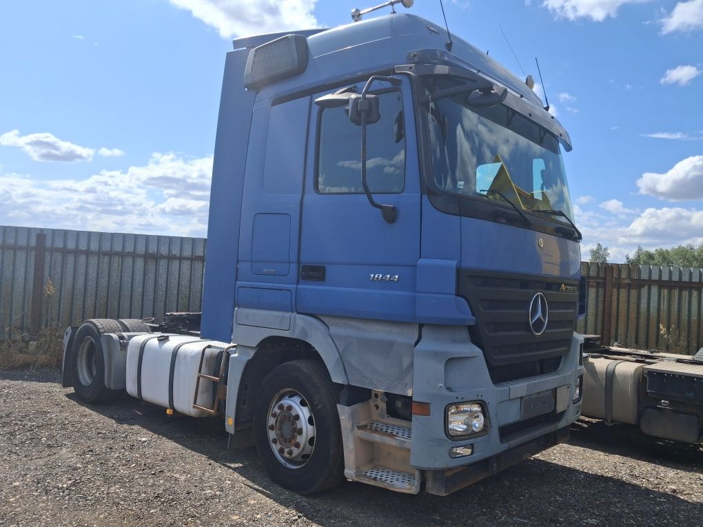 Mercedes Benz 1844 standard eps