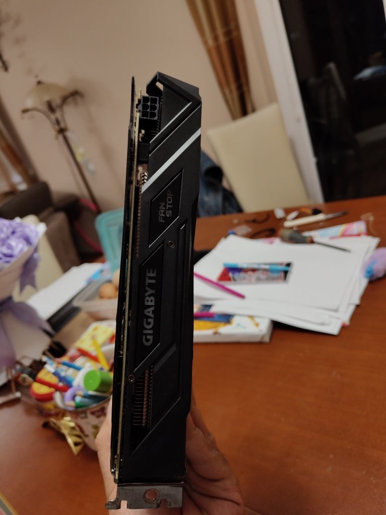 GeForce GTX1050 Ti 4GB + Radeon R9270x 2GB