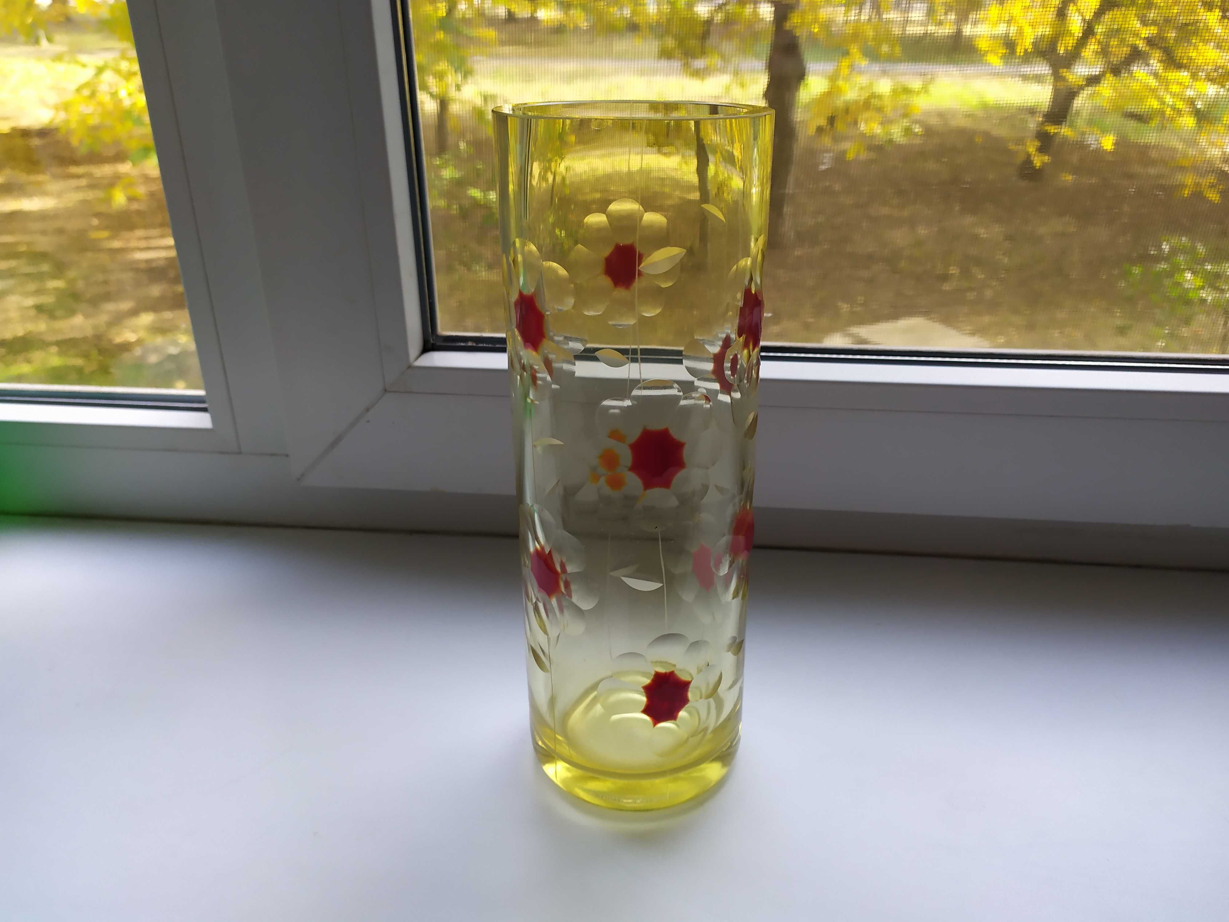 Винтажная редкая ваза времен СССР - карамельное массивное стекло