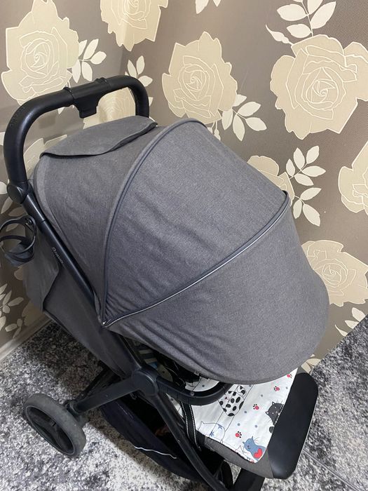 Прогулянкова коляска Carello Bravo