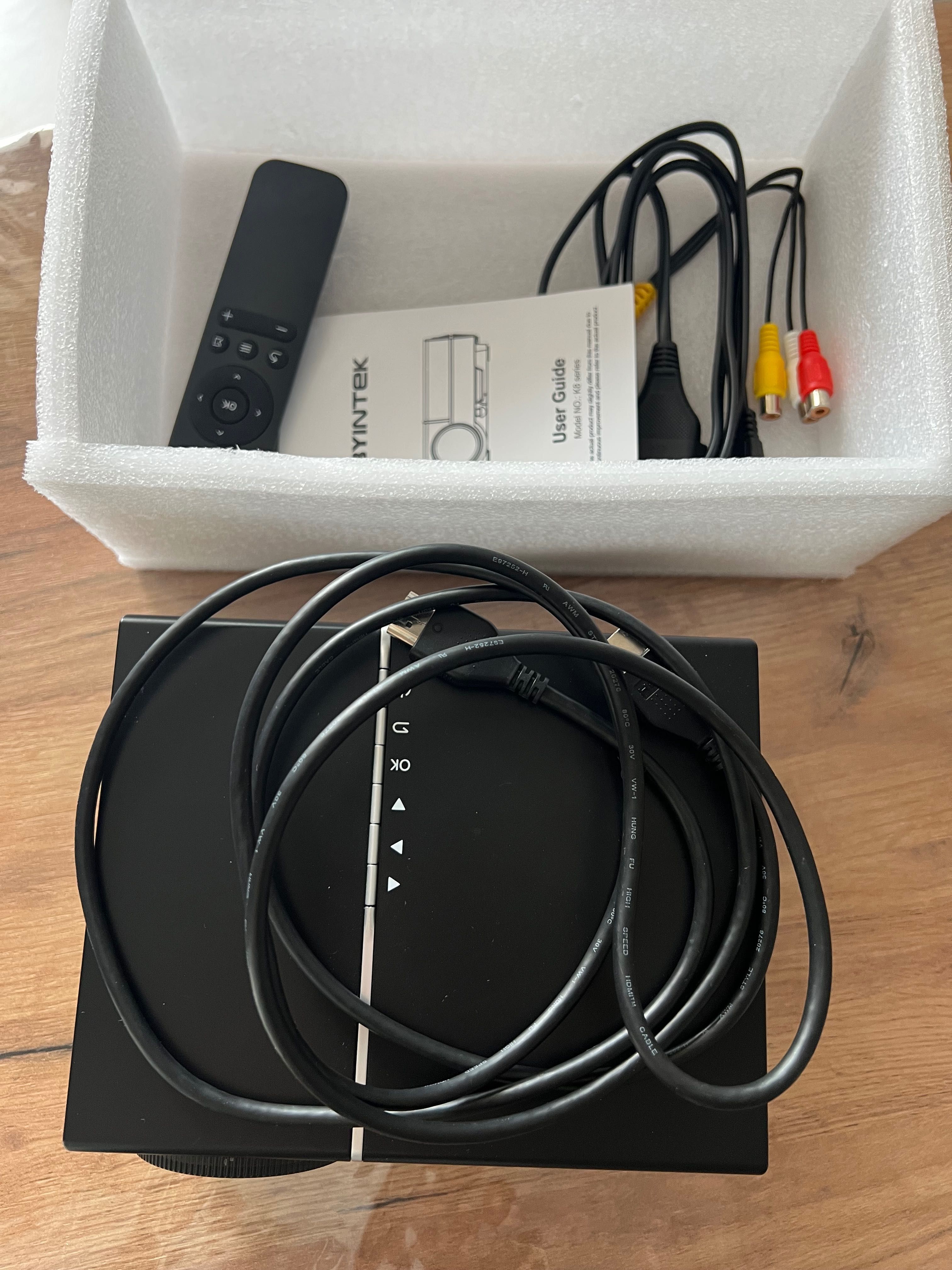 Мини проектор Byintek k8