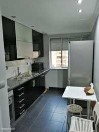 Apartamento T2 - junto às Colinas do Cruzeiro