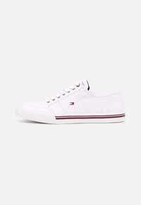 Oryginalne buty Tommy Hilfiger białe trampki tenisówki r.44 sklep349zł