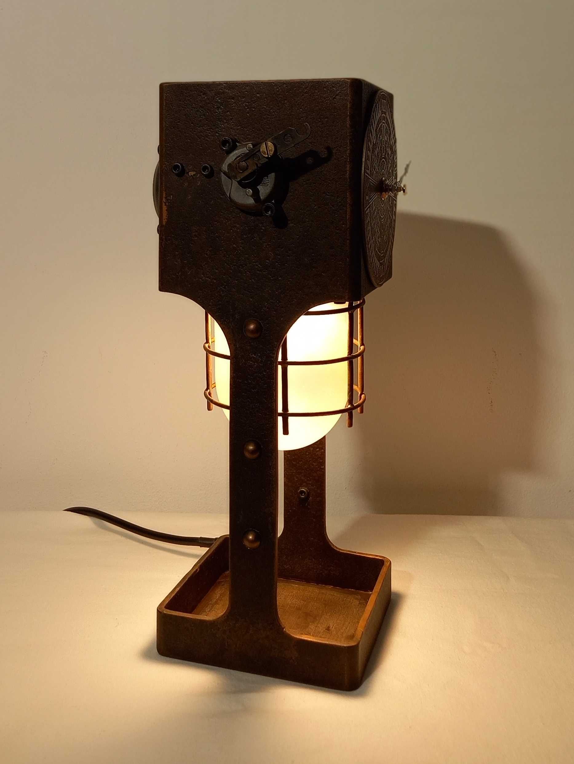 Zegar stołowy z lampą. Handmade Industrial steampunk.