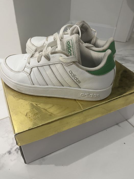 Фірмові Кросівки дитячі adidas , 33 розмір
