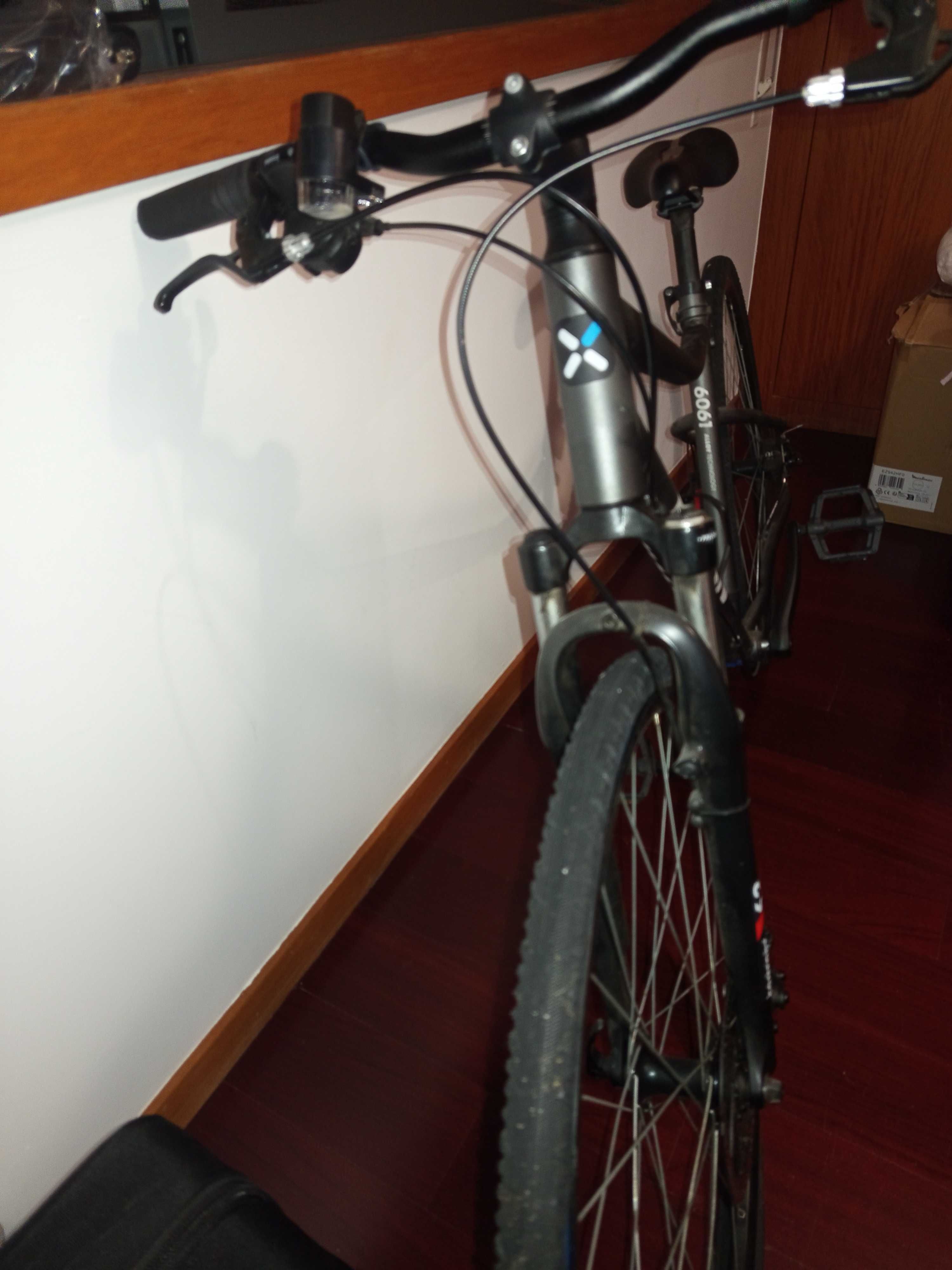 Bicicleta B'TWIN River