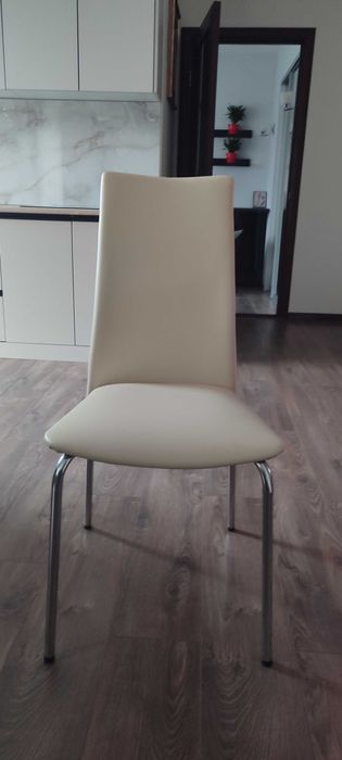 Продам стільці в ідеальному стані, оббивка кожзам