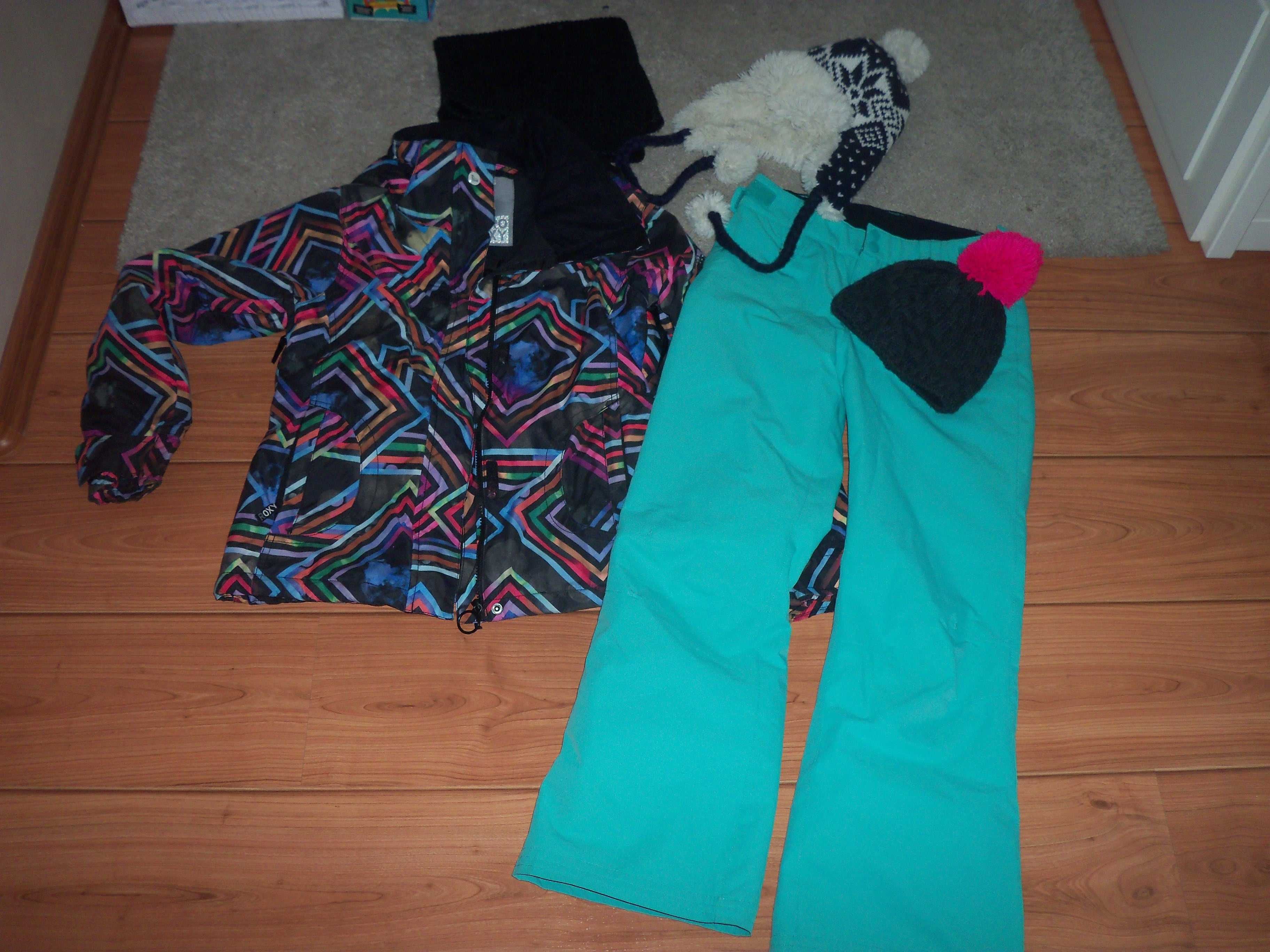 Kurtka ROXY XS czapka  zestaw narty snowboard