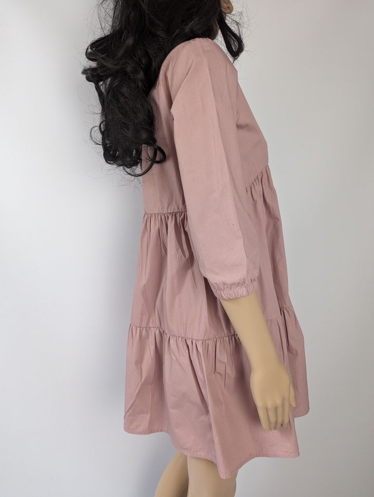 Piękna pudrowa sukienka falbankowa rozszerzana bawełniana Sinsay XXS