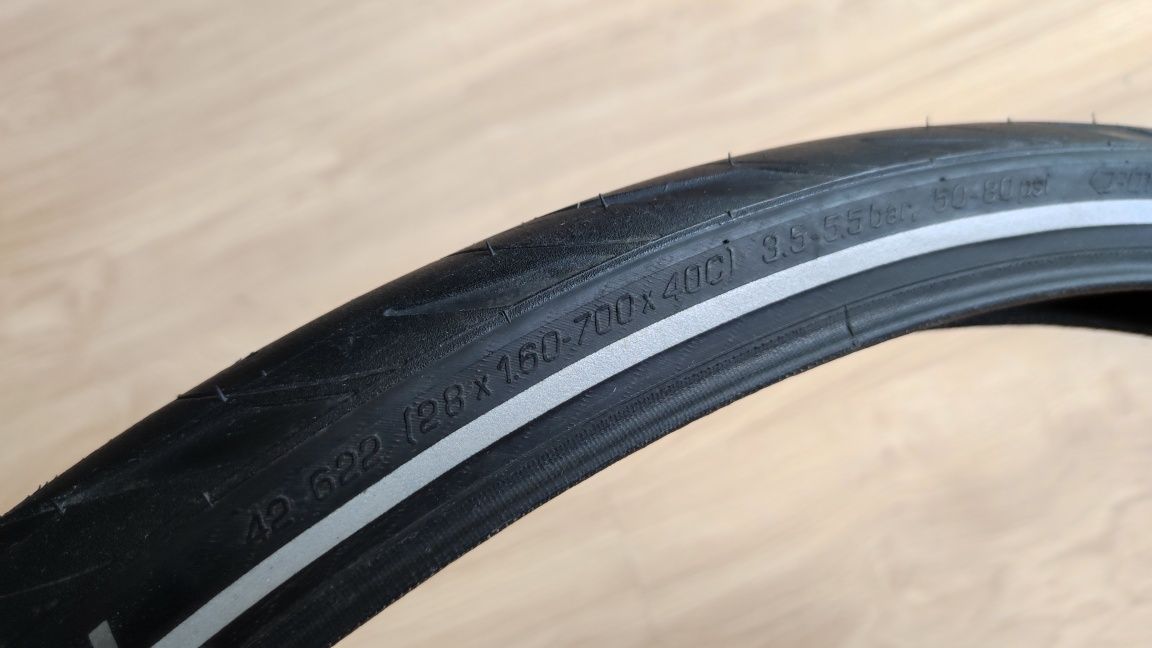 Opony rowerowe Schwalbe Marathon Supreme 42-622, 700x40C 28" nowe 2szt