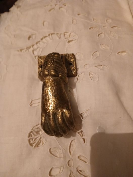 Puxador de porta em metal