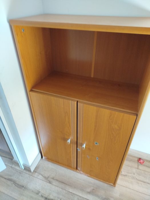 Komoda wysoka wąska