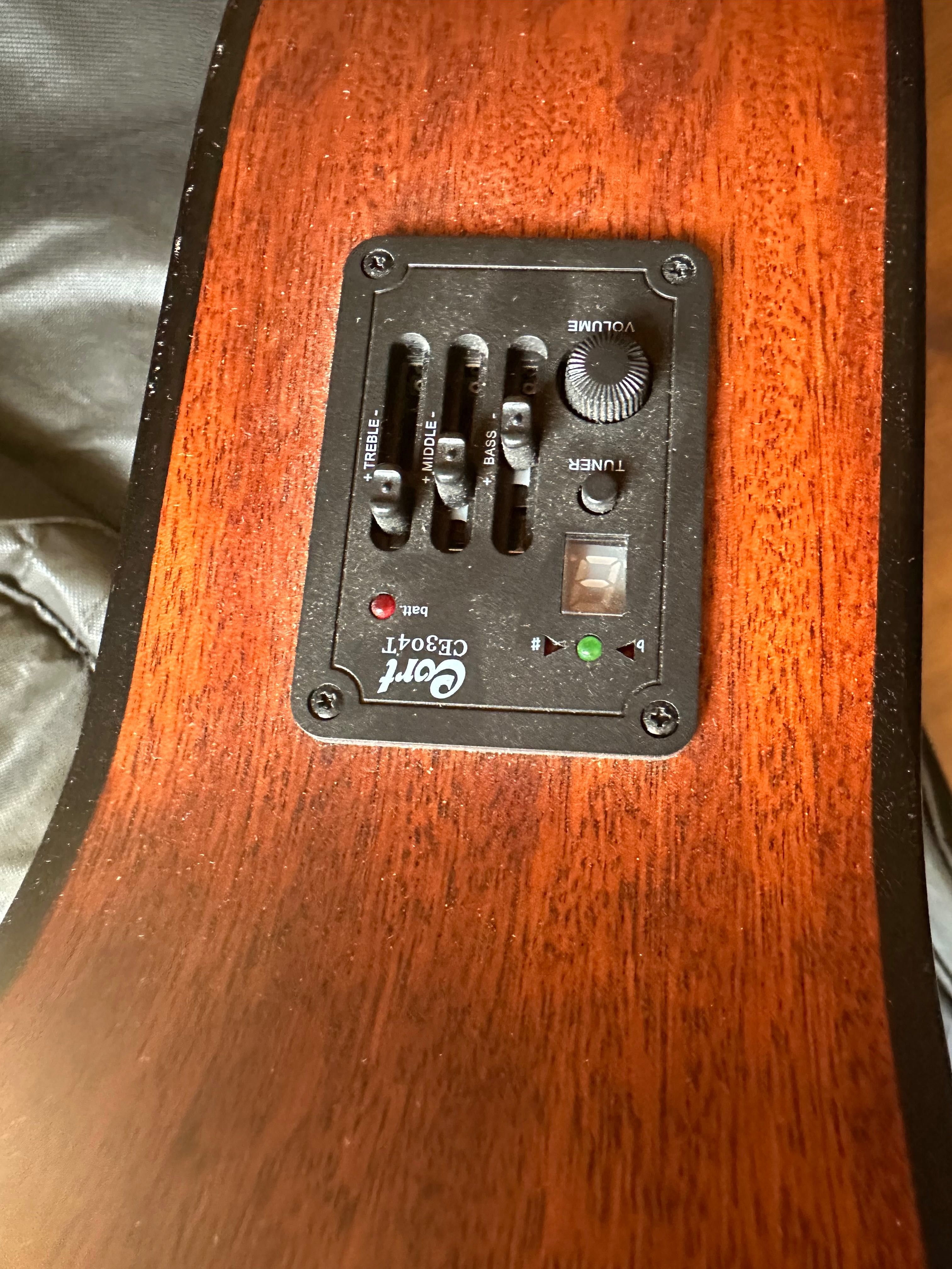 Guitarra Acústica Cort AF510E OP