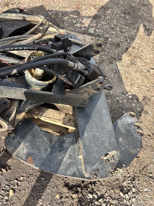 Adaptacje adaptacja Massey Ferguson mocowania ładowacza MF Mailleux