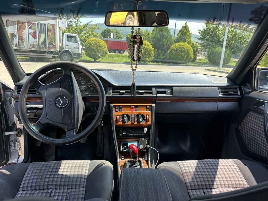 Продам або Обміняю Mersedes w124 e250