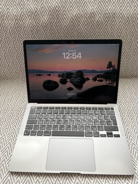Apple Macbook Air 2020 M1 / 16Gb / SSD 254Gb