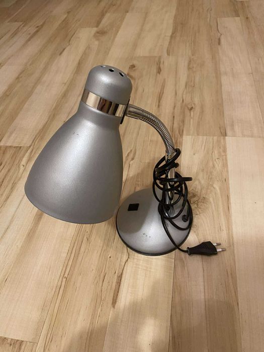 Lampka biurowa Delta