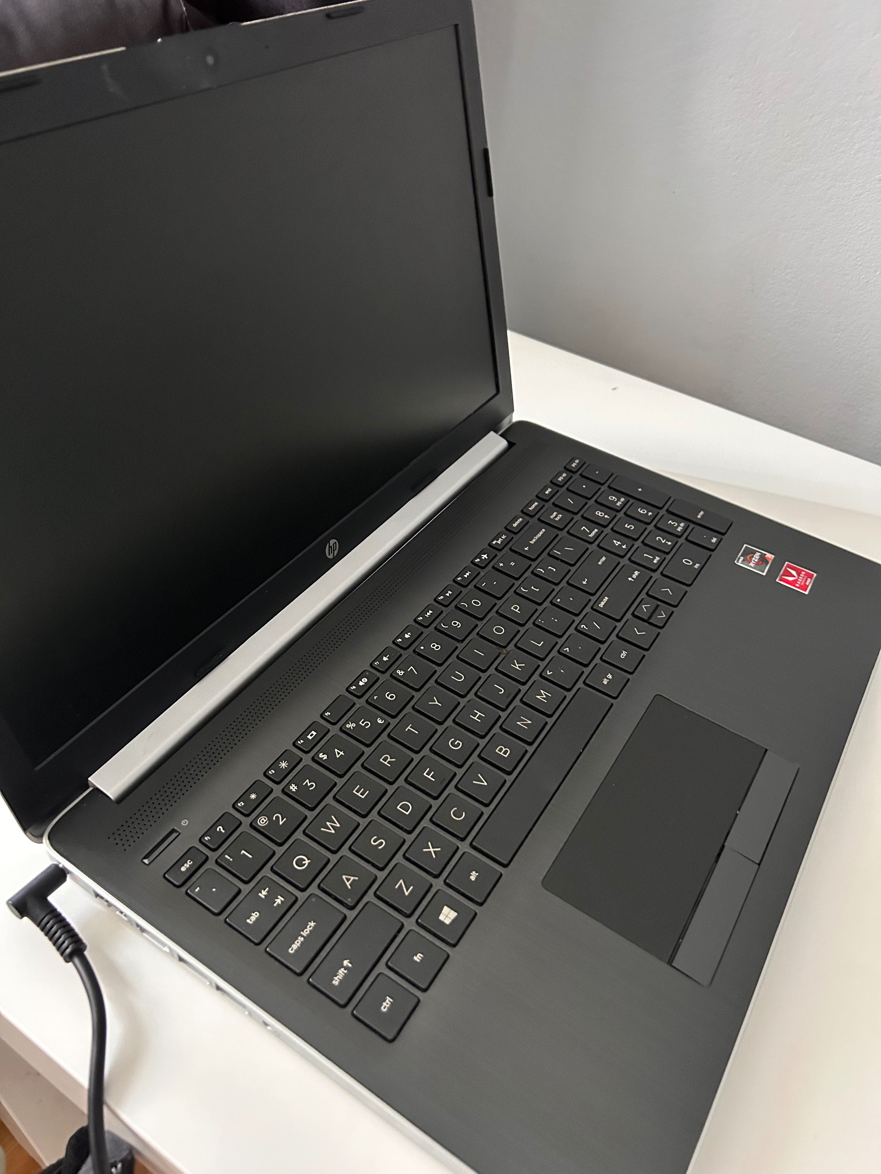 Sprzedam laptopa HP