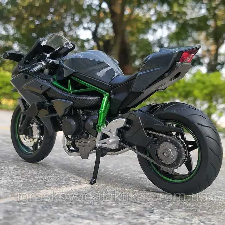 Мотоцикл Kawasaki з підсвіткою звуком амортизацією й гумовими колесами
