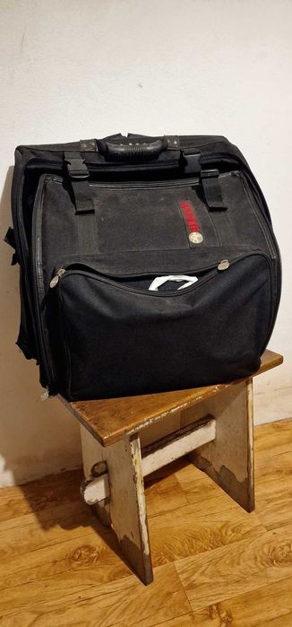 Acordeão Hohner Bravo III 96