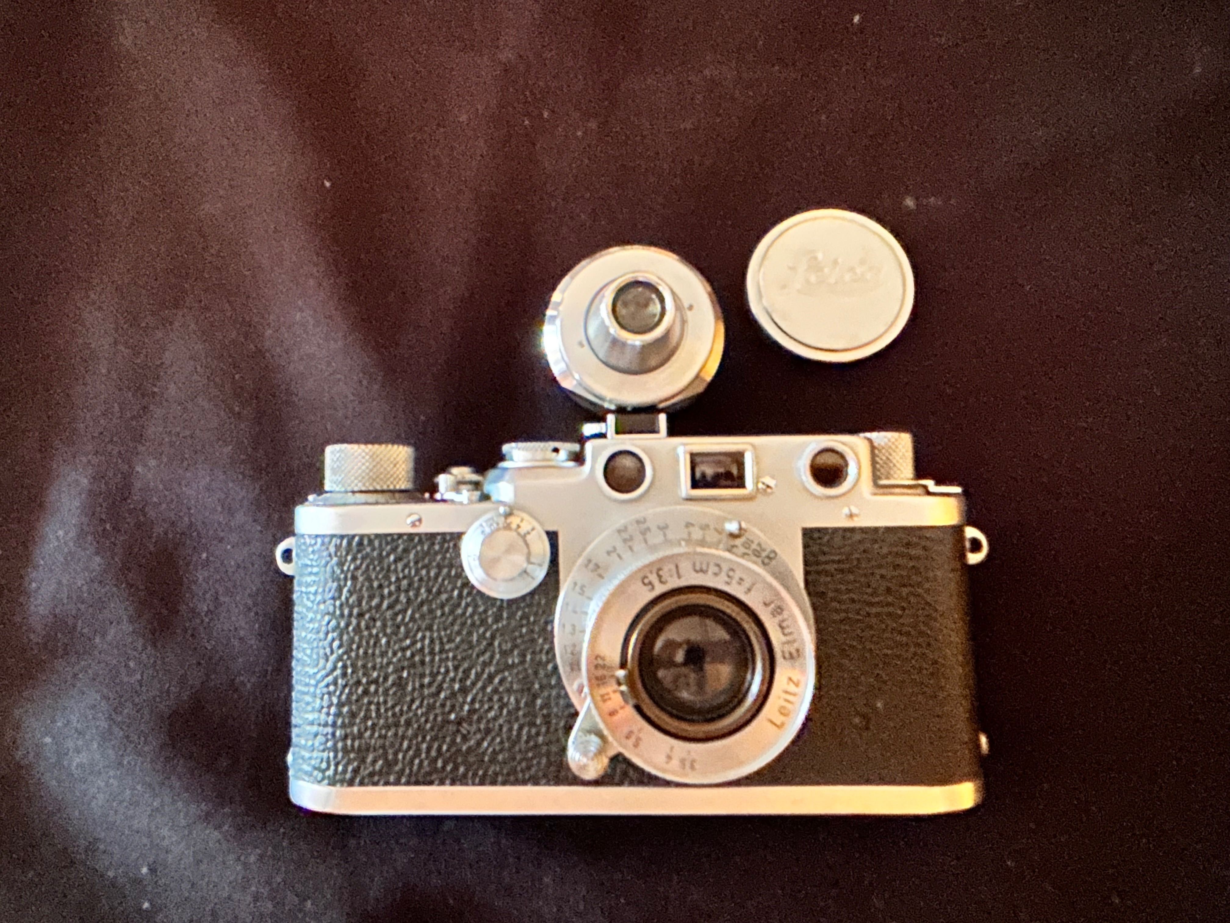 Máquina fotográfica Leica IIIF