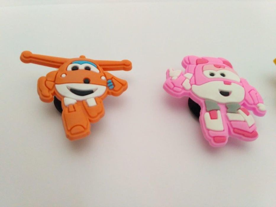 Pins dos Super Wings para crocs ou pulseiras