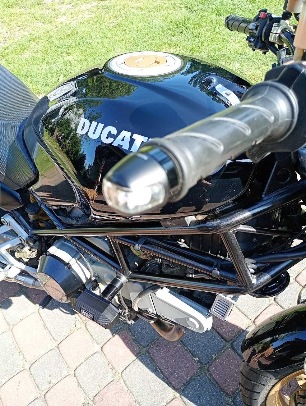 DUCATI MONSTER 900 ie. 2002.Dark. Bardzo zdrowy.