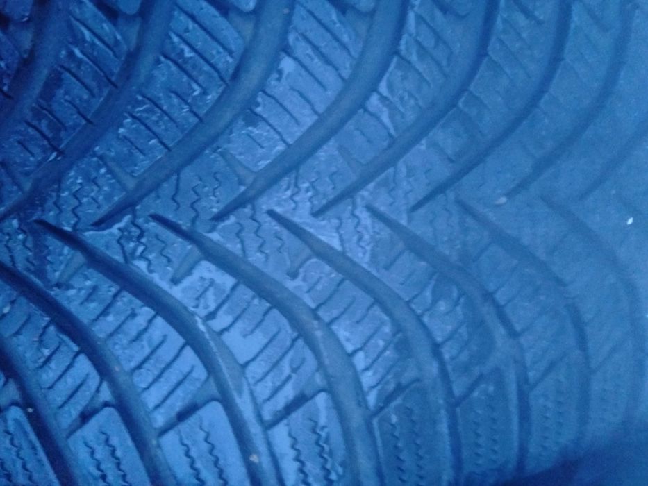 Opony zimowe r16 215/65