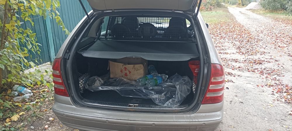 Мерседес C210, на повному бойовому. торг