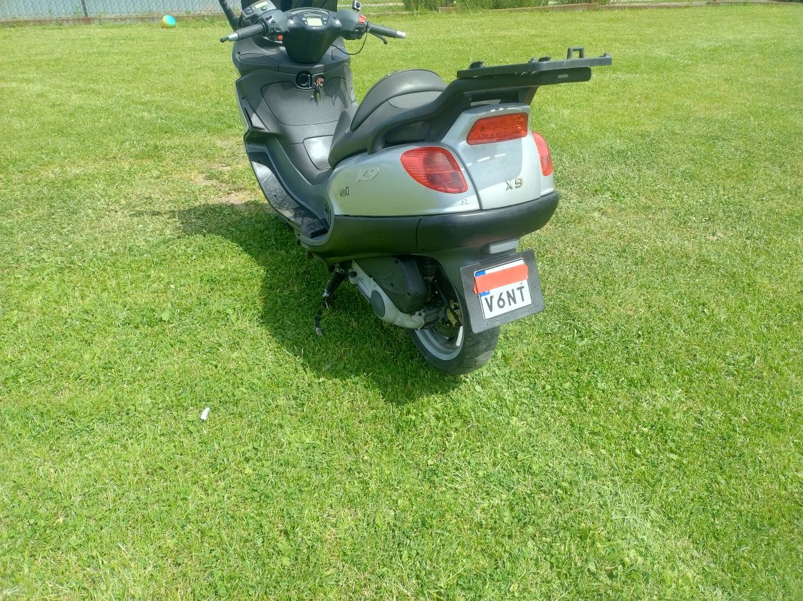 Sprzedam Piaggio x9 200