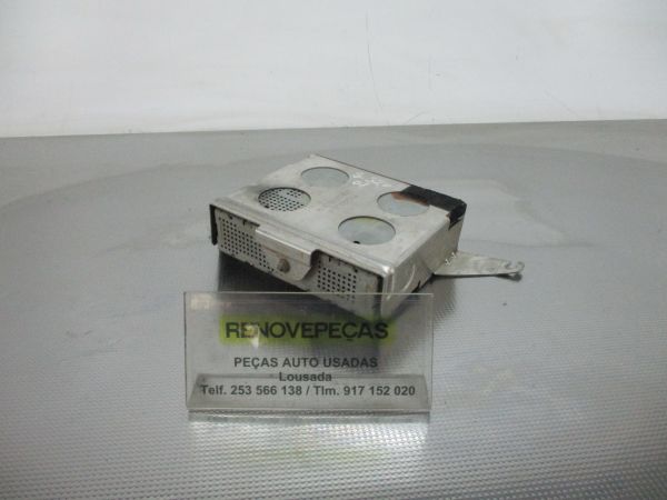 Amplificador de colunas MERCEDES-BENZ Classe S (W220)