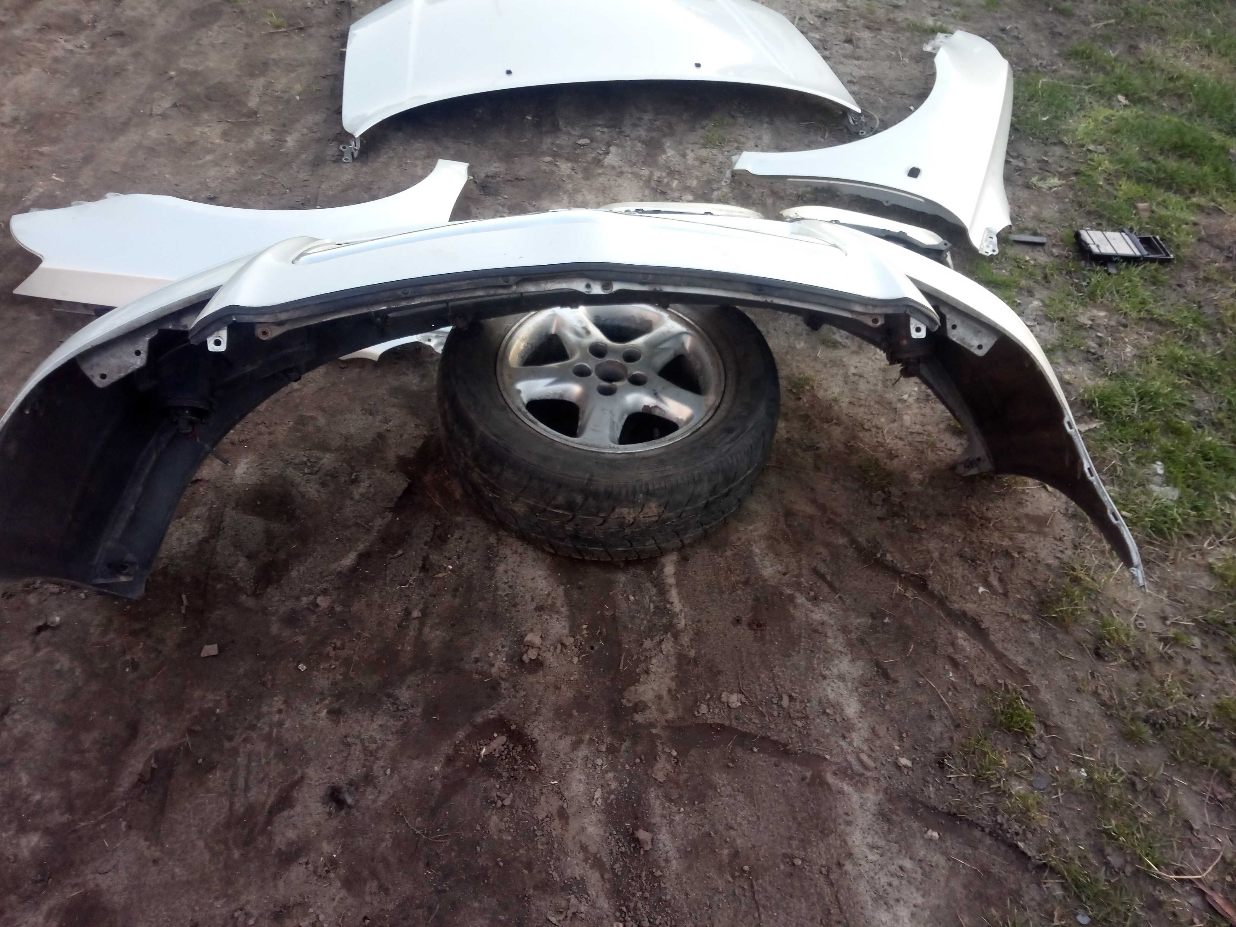 Toyota avensis t25 03-06 przód maska zderzak błotnik x2  komplet 1c0